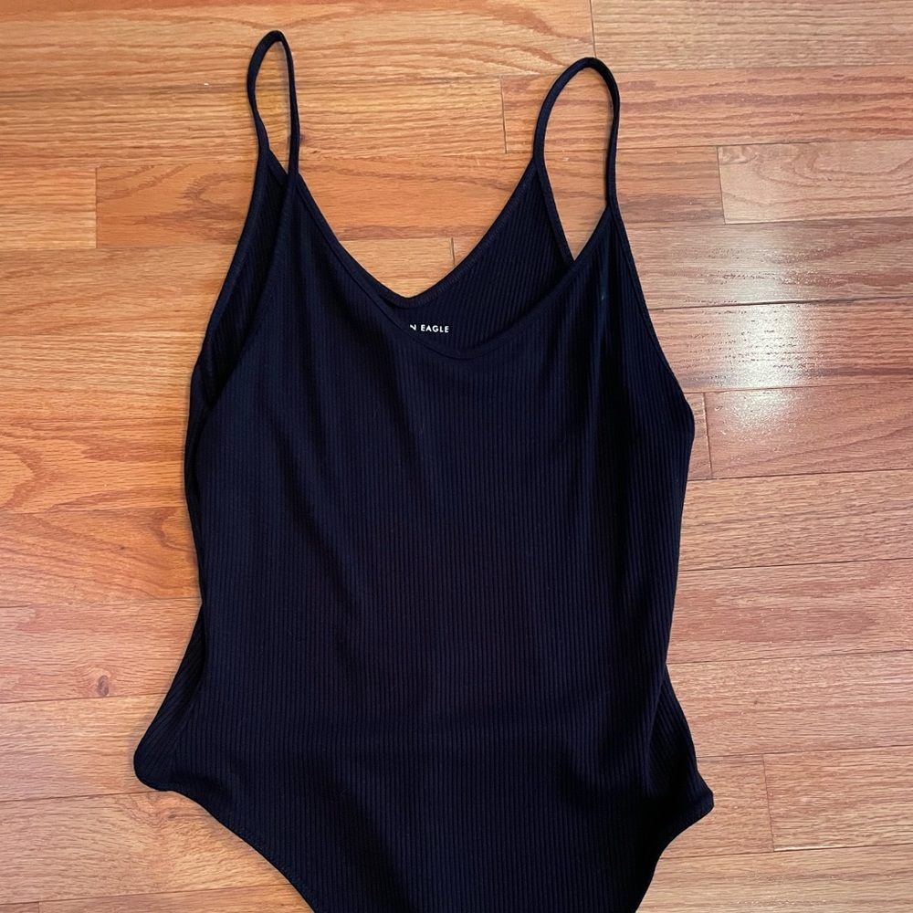 An essential, cute and casual black bodysuit from American Eagle 🎵